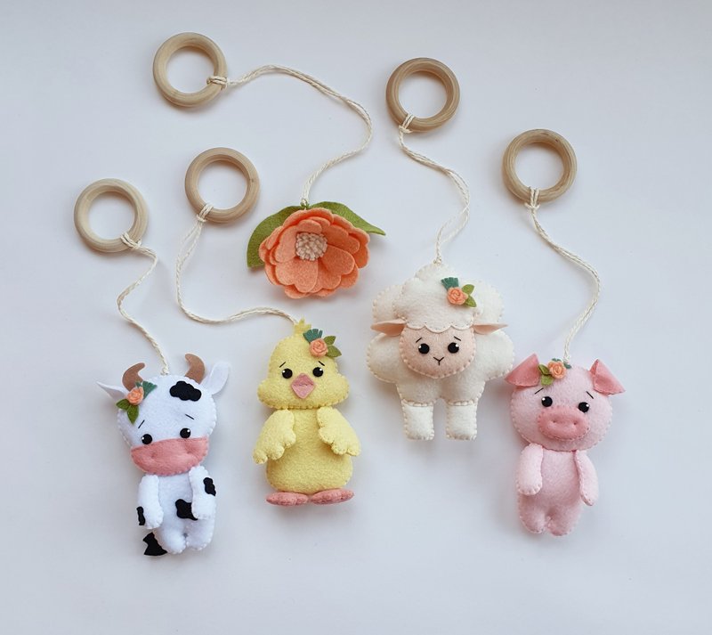 Farm animals, Hanging Baby Gym Toys, Barnyard nursery Nursery Decor - ของขวัญวันครบรอบ - วัสดุอีโค 