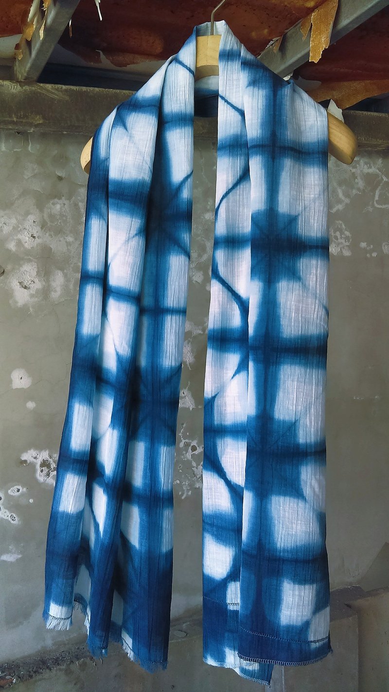 知染生活-天然藍染夾染純棉圍巾 - 絲巾 - 棉．麻 