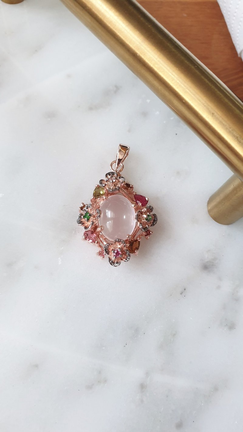 Rose quartz pendant decorated with multi-colored gemstones, Silver body, Pink gold plated - 項鍊 - 寶石 粉紅色