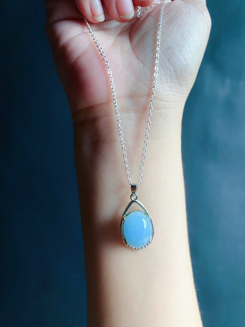 Valentine's Day Natural Aquamarine Crystal Natural Stone Gift S925 Necklace Birthday Gift - สร้อยคอ - คริสตัล สีน้ำเงิน