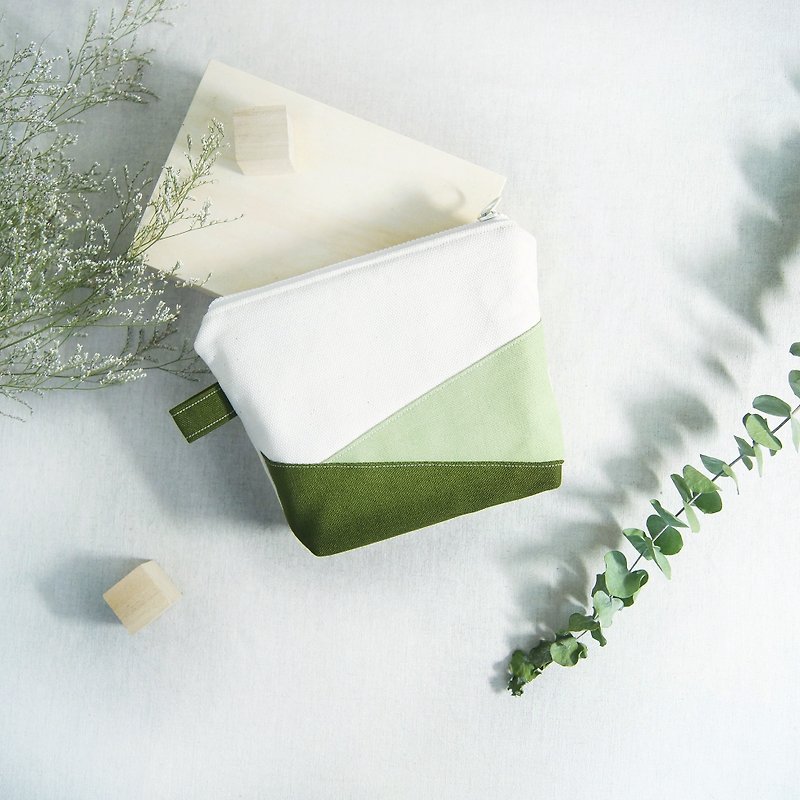 Spot forest system simple color matching cosmetic bag storage bag – matcha green - กระเป๋าเครื่องสำอาง - ผ้าฝ้าย/ผ้าลินิน สีเขียว