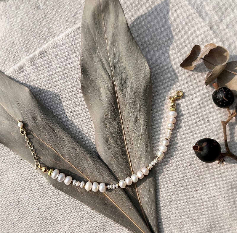 Handmade jewelry freshwater pearl bracelet-Wild Lily Freshwater Pearl/Pearl Bracelet - Bracelets - Pearl White