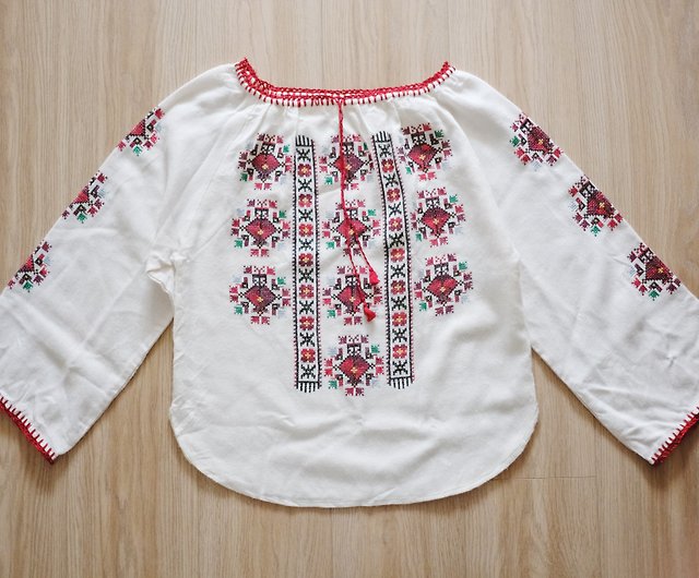 Vintage Slavic ethnic handmade cross-stitch totem lantern sleeve