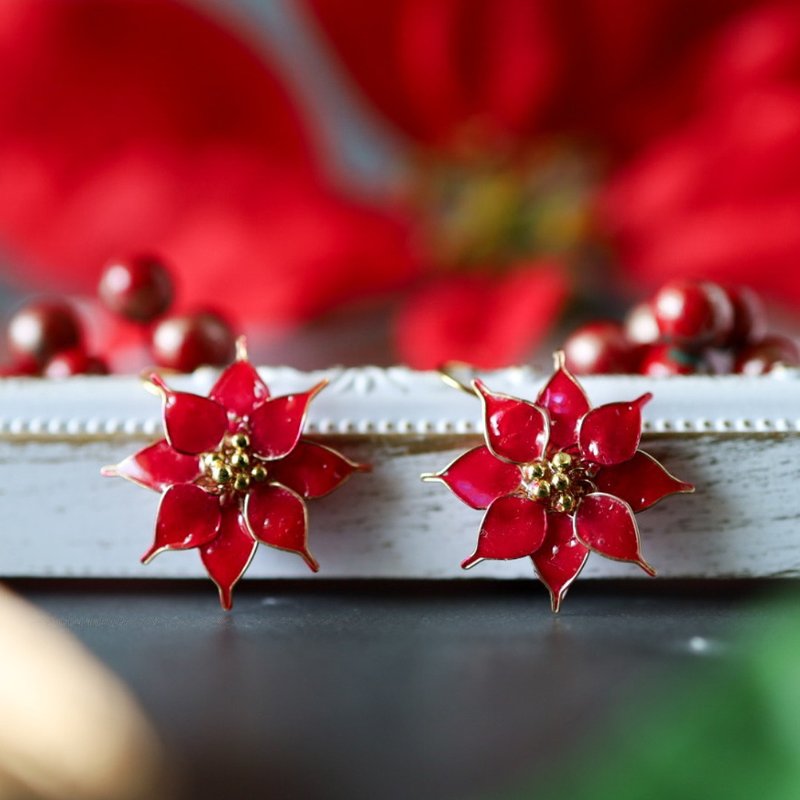 Poinsettia Clip-On/non-pierced earrings Christmas - ต่างหู - เรซิน สีแดง