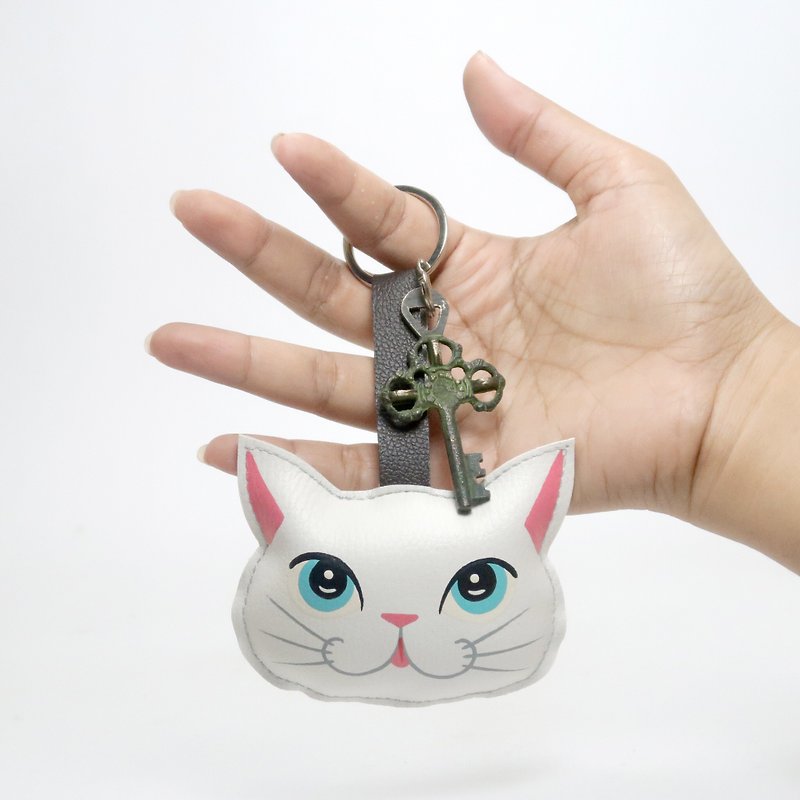 【雙11折扣】White cat keychain, gift for animal lovers add charm to your bag.