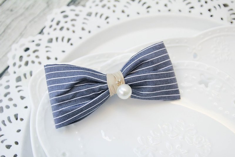 Simple striped bowknot French clip - Hair Accessories - Cotton & Hemp Red