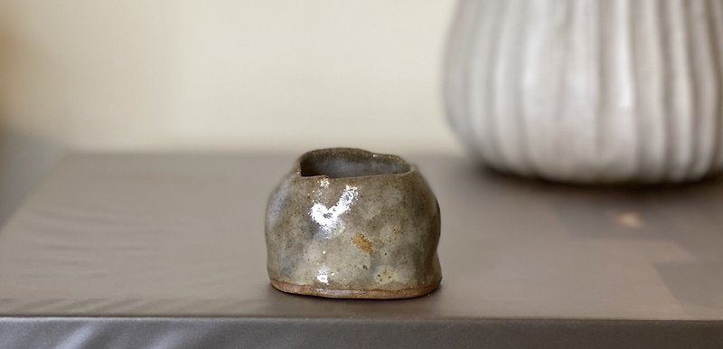 ミニ手絞り陶器花瓶