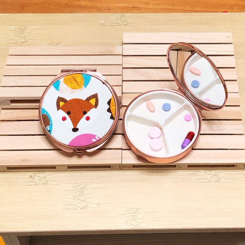 Fox. Japanese fabric/portable medicine box. Drug storage box. Earrings and accessories can be stored - กล่องเก็บของ - ผ้าฝ้าย/ผ้าลินิน สีนำ้ตาล