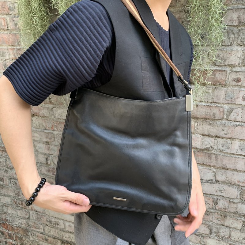 Italian medieval GUCCI black lamb skin dumpling-shaped one-shoulder handbag bag high-end second-hand vintage jewelry - กระเป๋าแมสเซนเจอร์ - หนังแท้ สีดำ