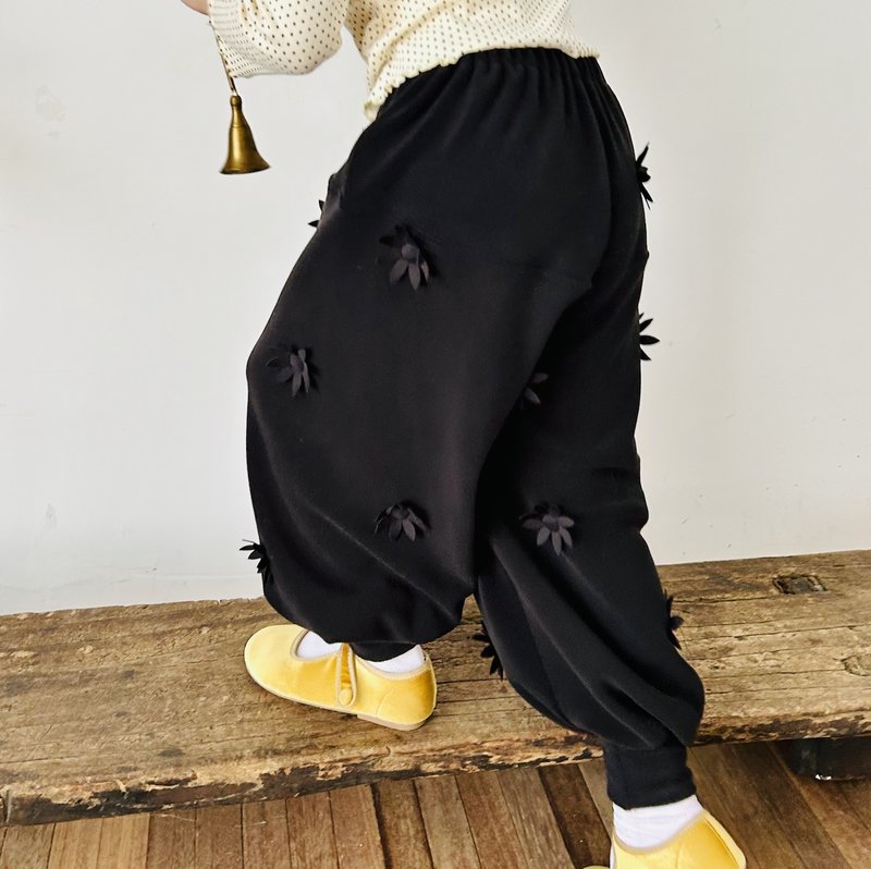 Three-dimensional small flower polar fleece black warm long pants/children's clothing - Pants - Other Materials Black