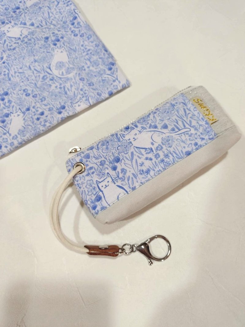 【KTG/Triangular Brick Key Pouch (Large)】Prairie Cat Japanese Canvas - Keychains - Cotton & Hemp Blue