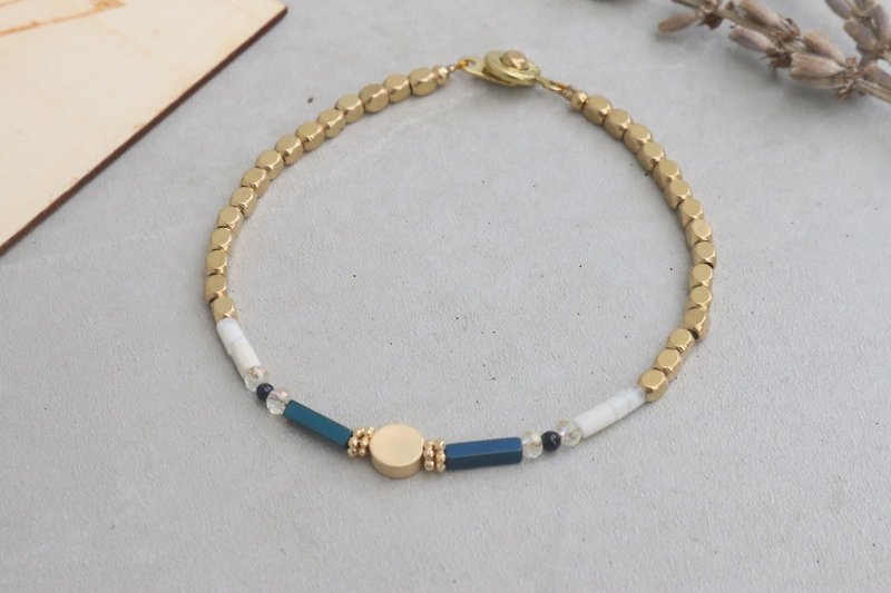 White Stone Crystal Grey Zone Bracelet (0949) - Bracelets - Gemstone Blue