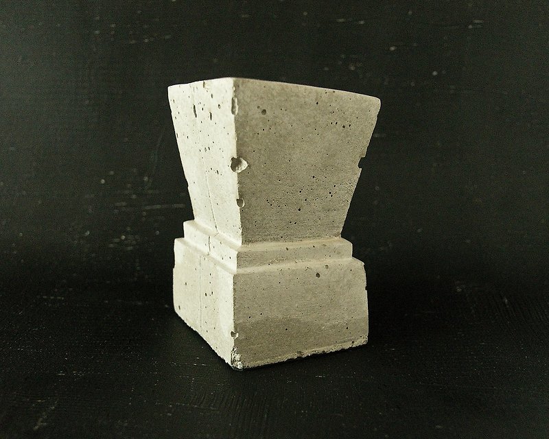Concrete Bookend Trapezoid No color  Sold as a single - ของวางตกแต่ง - ปูน สีเทา