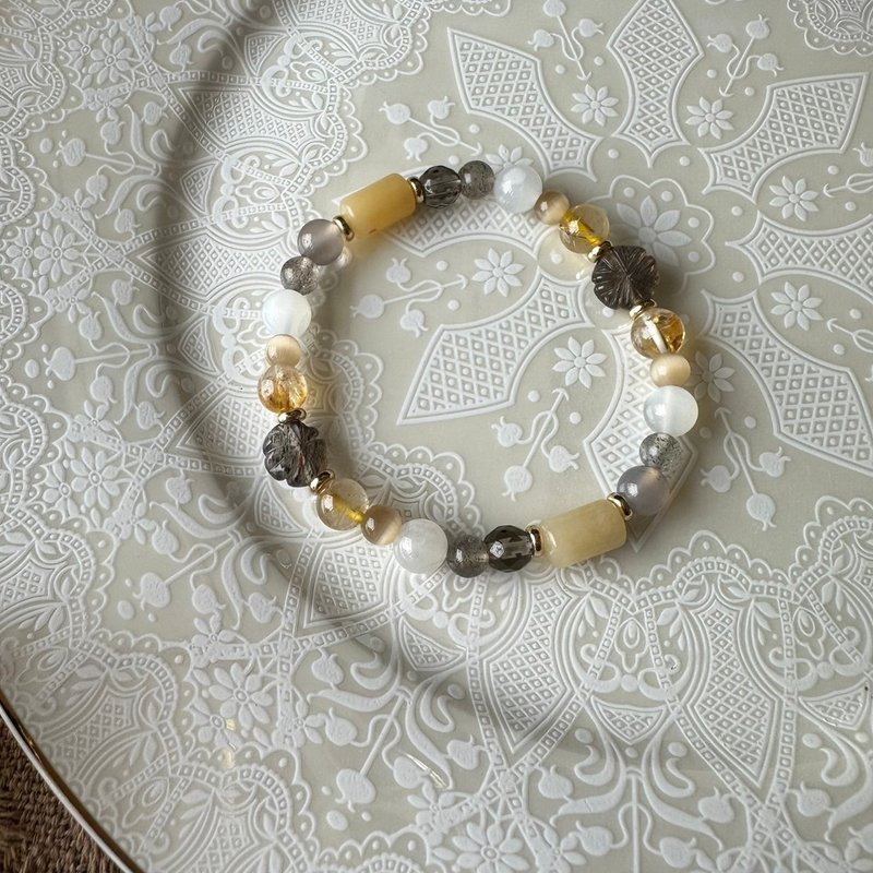 Temperament backbone stone flower elastic bracelet - สร้อยข้อมือ - คริสตัล 