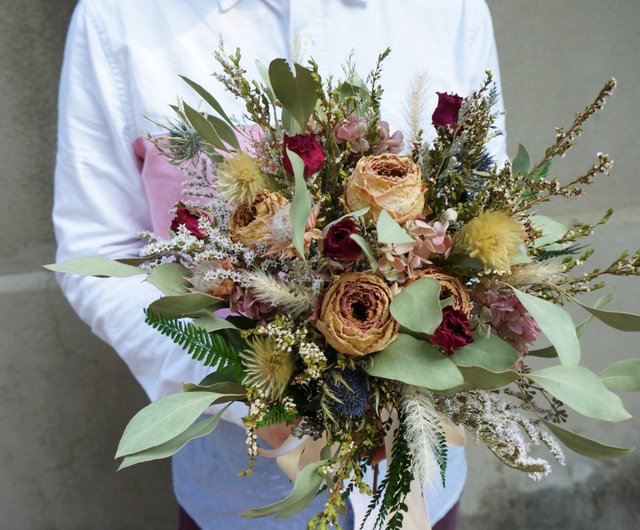 枯れた花のない庭のバラの手で結ばれた花束ドライフラワーブーケクリスマスの結婚式の花嫁 ショップ Mk And Sf ドライフラワー ブーケ Pinkoi