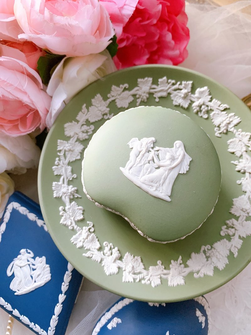 英國骨瓷Wedgwood jasper 綠色希臘神話浮雕荳荳設計珠寶盒飾品盒 - 居家收納/收納盒/儲物盒 - 其他材質 綠色