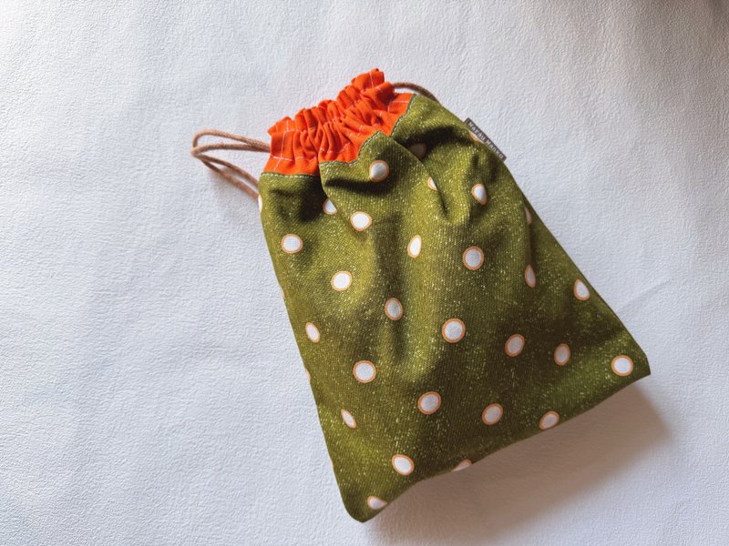 Pure cotton printed drawstring pockets with large polka dots - กระเป๋าเครื่องสำอาง - ผ้าฝ้าย/ผ้าลินิน 