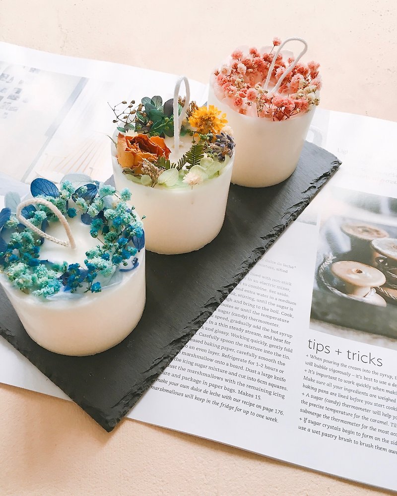 WaxIdea | Soy Wax Candle with Preserved Flowers - เทียน/เชิงเทียน - ขี้ผึ้ง 