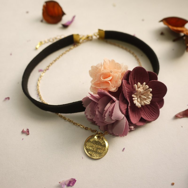Early summer flowers necklace. Rose quartz powder] [Panna Cotta - Collar Necklaces - Plants & Flowers Pink