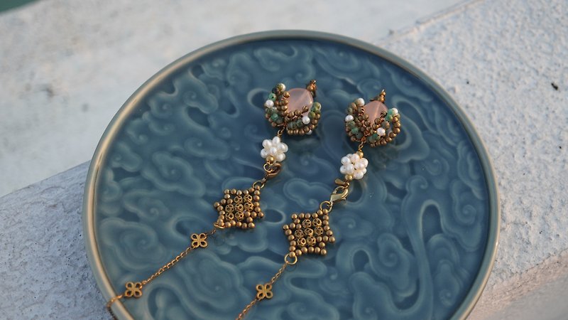 Peach rose quartz mask with three Bronze braid chain - Lanyards & Straps - Crystal Pink