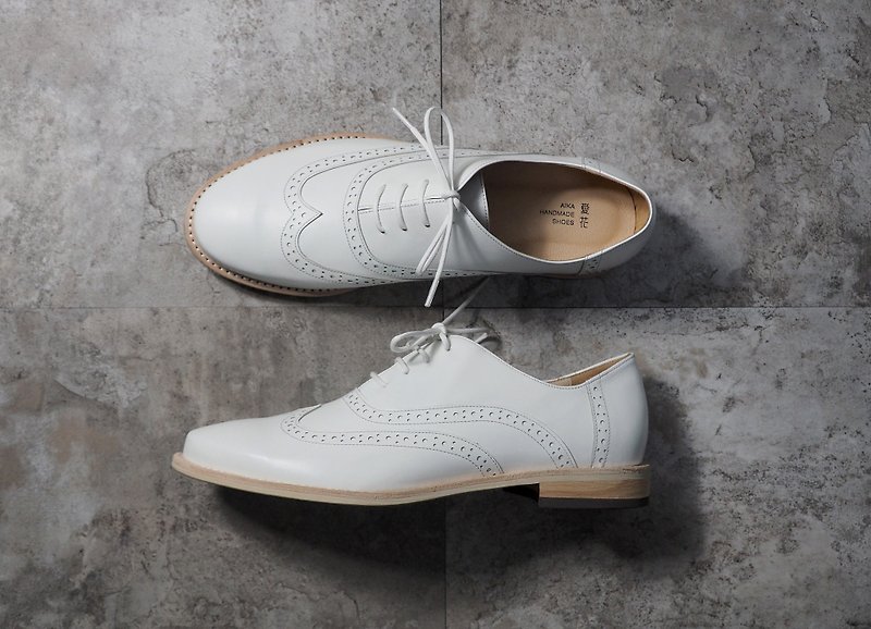 Love Flower Oxford Shoes - BasicM - รองเท้าอ็อกฟอร์ดผู้ชาย - หนังแท้ ขาว