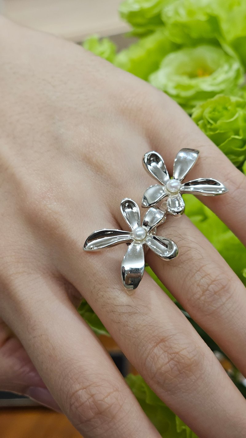 I am the QUEEN flower shape finger ring, 925 Silver, designer style, - แหวนทั่วไป - เงิน สีเงิน