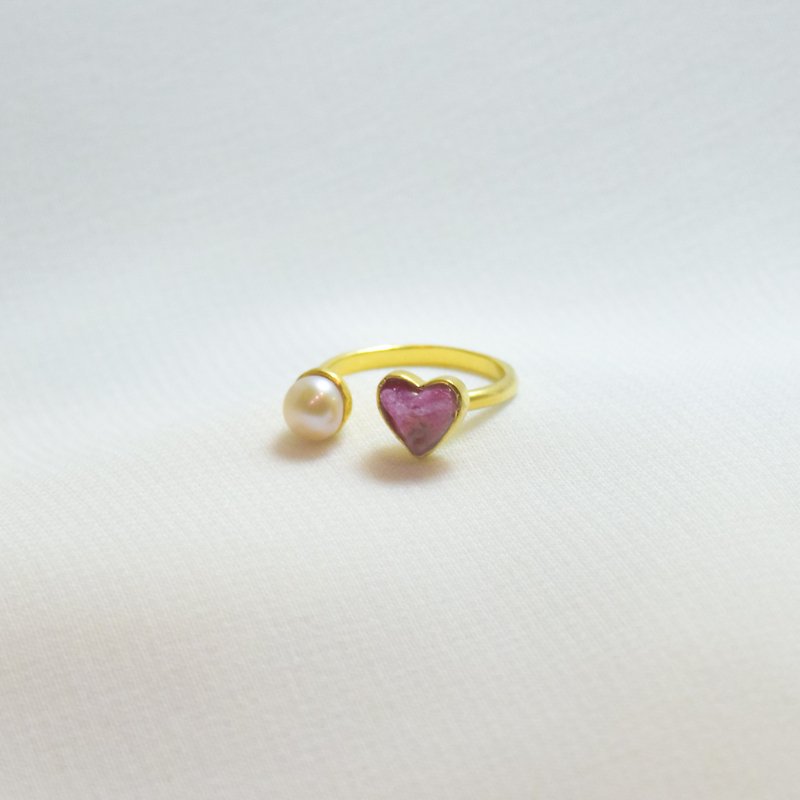 เครื่องประดับ Rockmejewelry รุ่น Mini heart with pearl ring - แหวนทั่วไป - วัสดุอื่นๆ สีทอง