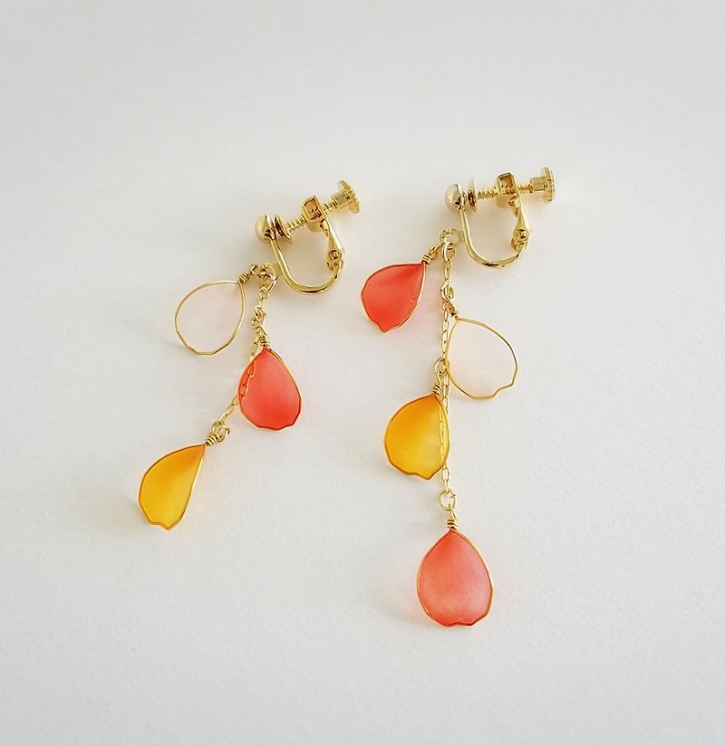 coral pink-orange petals clip-type earrings
