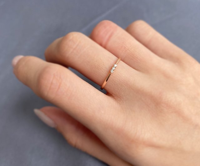 3 small store diamond ring