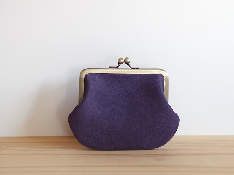 Square velor leather bag Lavender - กระเป๋าสตางค์ - หนังแท้ สีม่วง