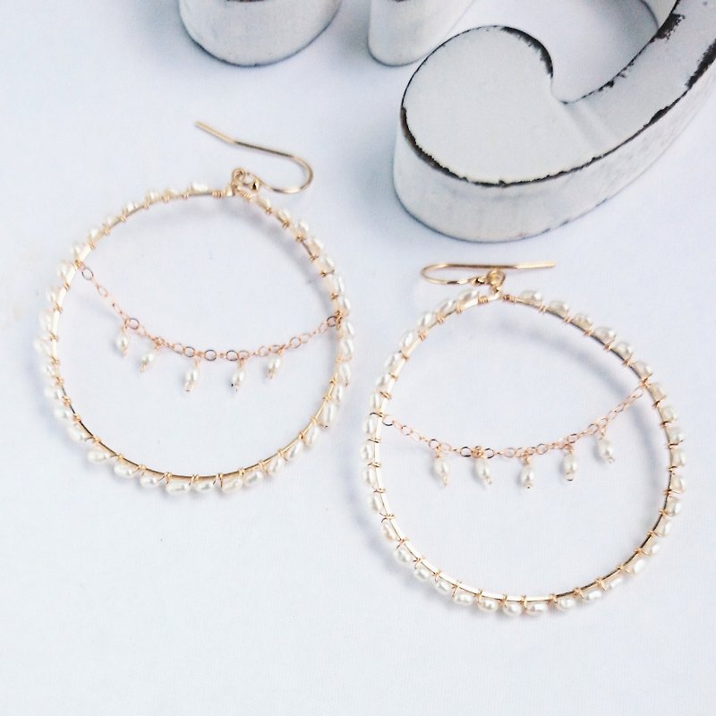 14kgf*freshwater pearl chandelier wrapped pierced earring/earring - Earrings & Clip-ons - Gemstone White