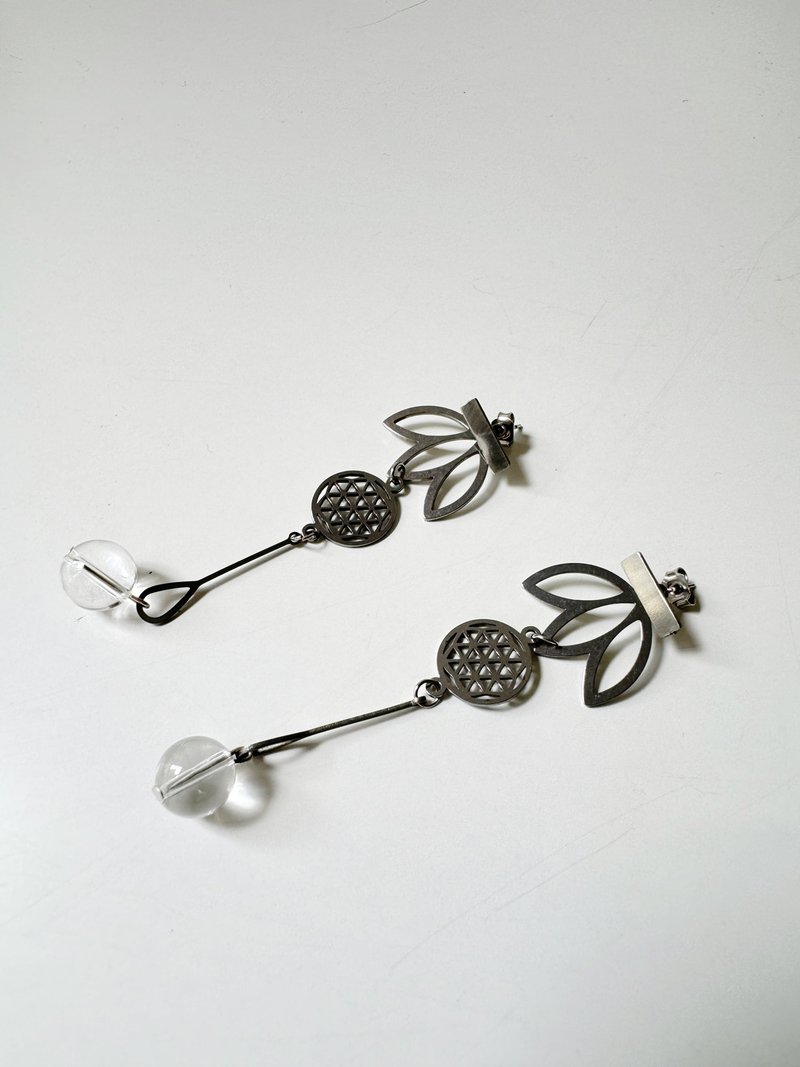 Give you a pair of lotus anti-allergic Stainless Steel earrings on the flower of life - ต่างหู - สแตนเลส สีใส