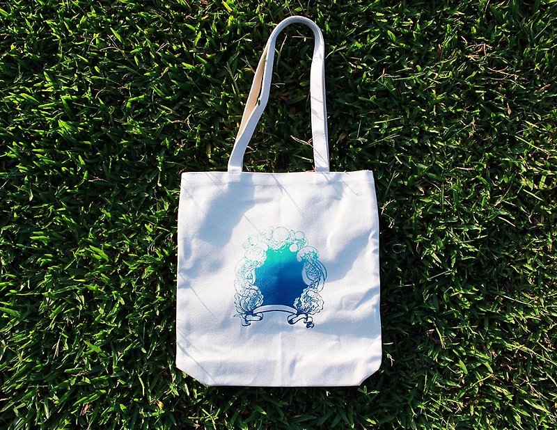 Jellyfish Mirror - Silk Print Canvas Tote Bag - กระเป๋าแมสเซนเจอร์ - ผ้าฝ้าย/ผ้าลินิน ขาว