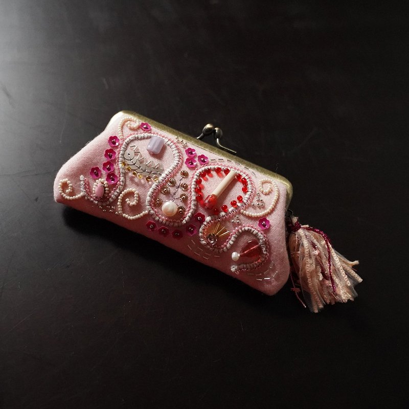 ガーゼとビーズ刺繍のがま口 横長 9 - 化妝包/收納袋 - 羊毛 粉紅色