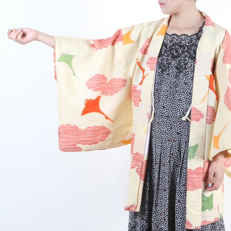 [Egg Plant Vintage] Ginkgo Cloud Print Vintage kimono Haori - เสื้อแจ็คเก็ต - เส้นใยสังเคราะห์ หลากหลายสี