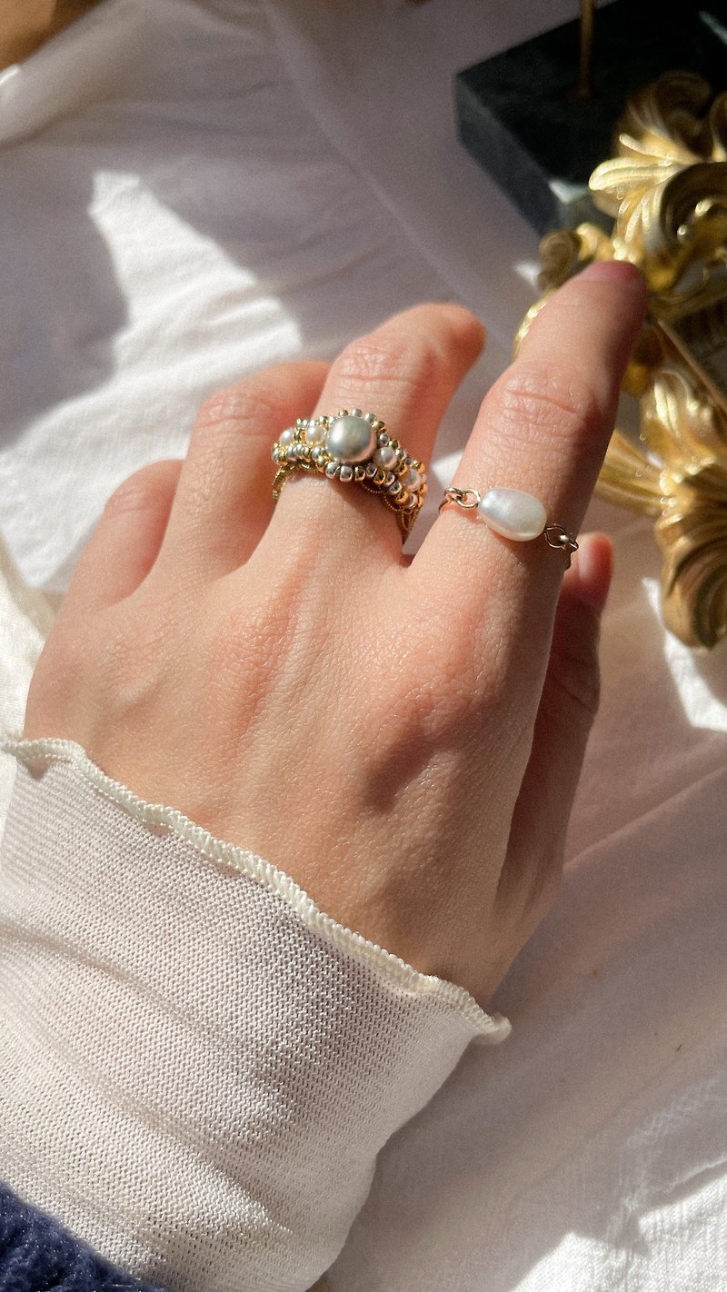 Gray blue pearl style Gemstone edge open ring braided ring Baroque pearl Bronze Japanese beads - แหวนทั่วไป - ทองแดงทองเหลือง สีทอง