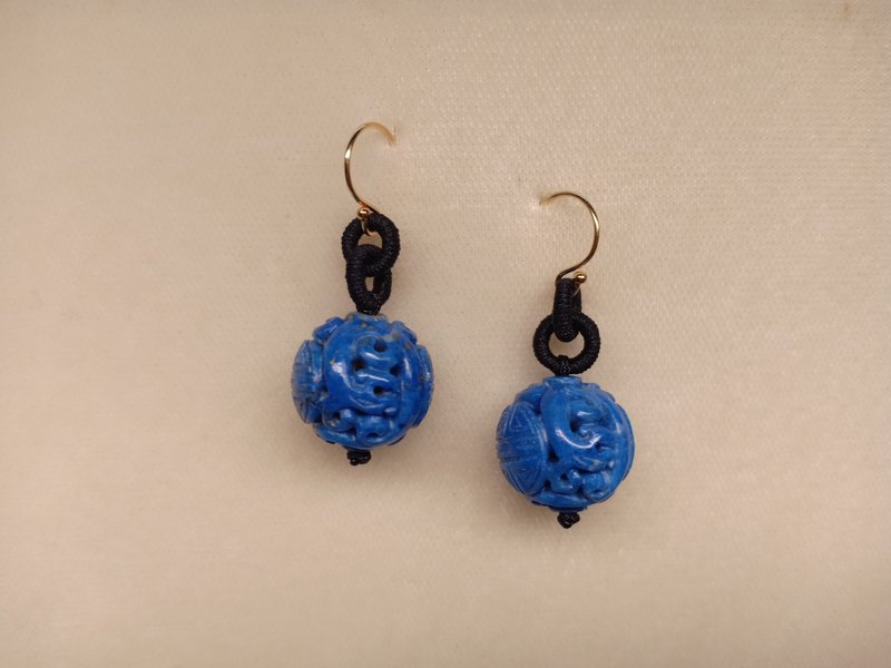 #SD-096 Old Lapis Lazuli Carved Hand Knitted Earrings - Earrings & Clip-ons - Semi-Precious Stones Blue