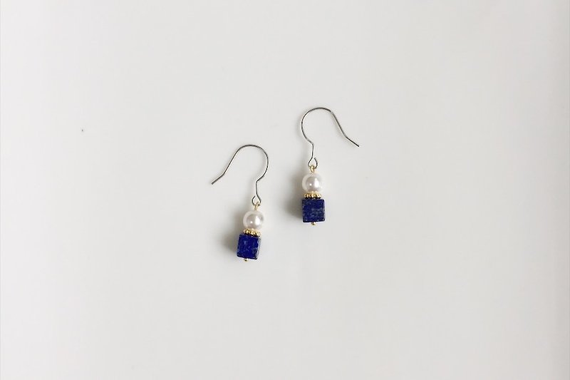 Square pearl natural stone earrings - ต่างหู - โลหะ สีน้ำเงิน