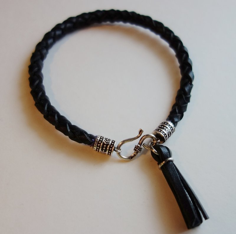 ~ M ~ + bear leather woven bracelet silver tassel bracelet discount / MAN Bracelet 925silver - Bracelets - Genuine Leather Black