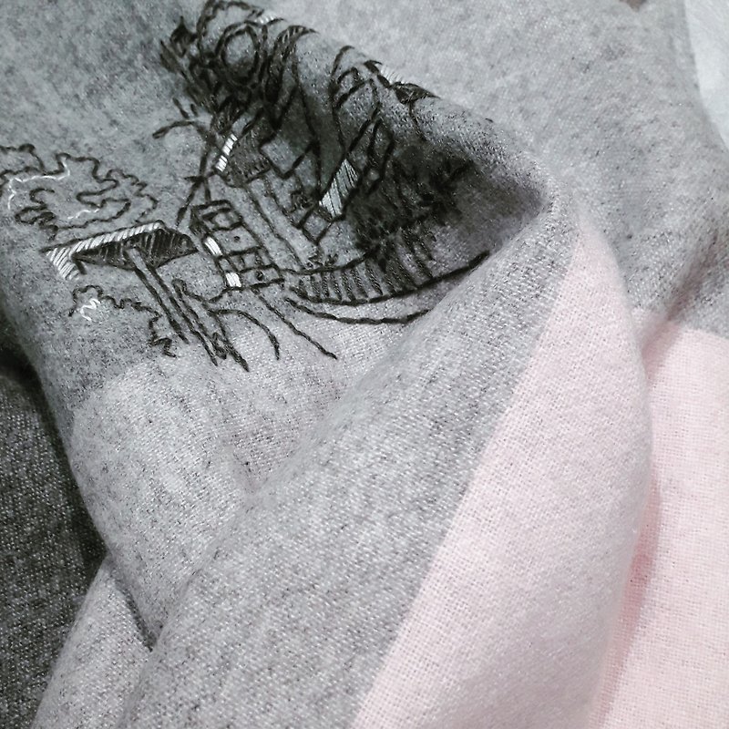 Hand embroidery pure cashmere heavy scarf - Tram on street - ผ้าพันคอถัก - ขนแกะ สึชมพู