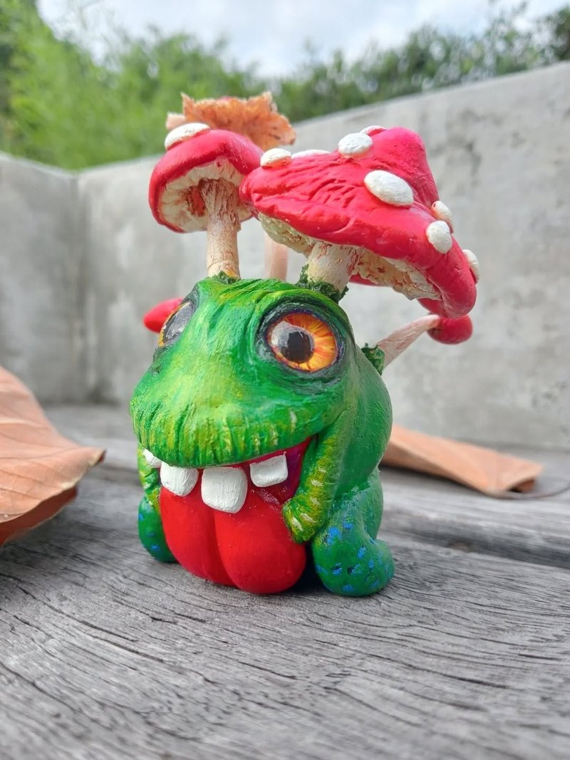 Maomao mushroom monster arttoy Handmade cute miniature figure - 擺飾/家飾品 - 其他材質 多色