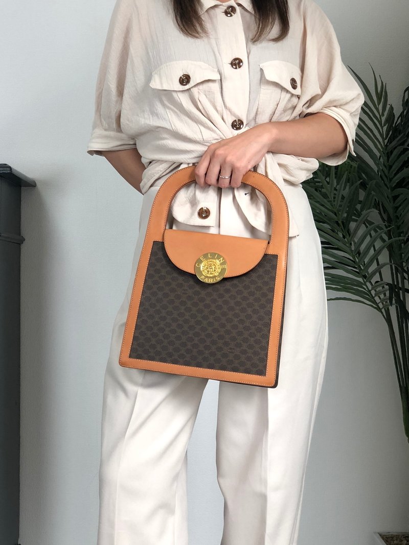 【 日本直送　名牌中古包 】CELINE セリーヌ マカダム ハンドバッグ ブラウン メダル PVC レザー vintage ヴィンテージ gkav3f - 手提包/手提袋 - 防水材質 咖啡色