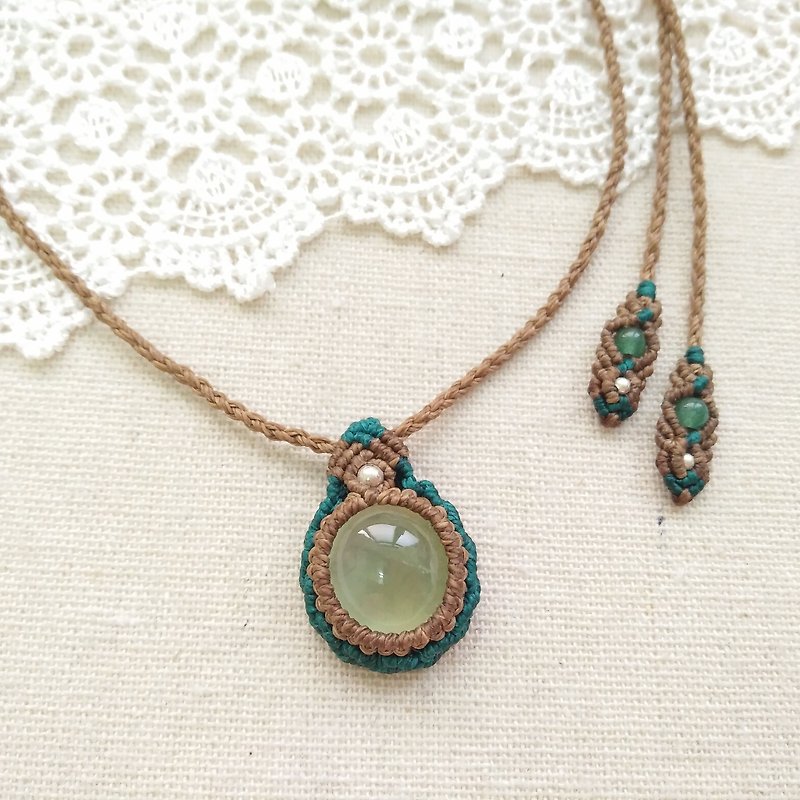 BUHO hand made. Freedom Hill. Grape Stone X South America Brazil wax wire necklace - Necklaces - Gemstone Green