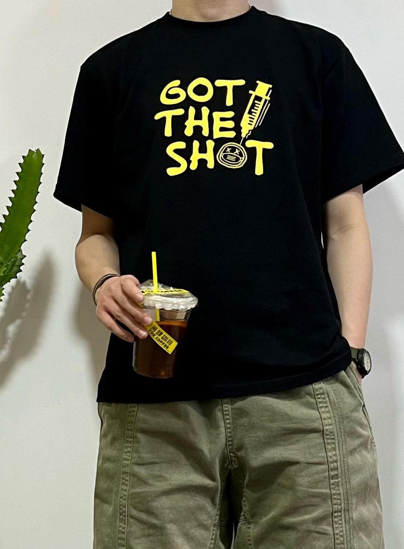 GOT THE SHOT Short Sleeve T-Shirt Crew Neck Fun Print - เสื้อยืดผู้ชาย - ผ้าฝ้าย/ผ้าลินิน สีดำ