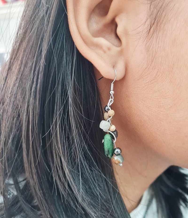 Earrings, auspicious Stone, stems , Silver 925 Soyside Ruby and Lucky Stone Earings with Silver925 - 耳環/耳夾/耳骨夾 - 石頭 多色