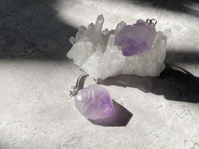 【紫水晶原礦 。紫晶芽耳勾】天然紫水晶芽、原石|單品保證|耳環 - 耳環/耳夾/耳骨夾 - 其他材質 紫色