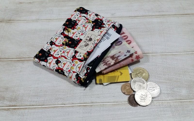 Red Lucky Cat Coin Purse/Storage Bag/Card Case - กระเป๋าใส่เหรียญ - ผ้าฝ้าย/ผ้าลินิน หลากหลายสี