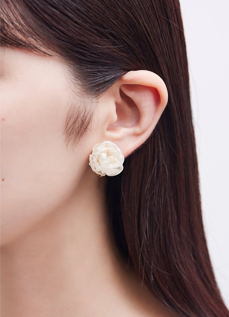 Peony Clip-On/ kimono upcycle accessories - Earrings & Clip-ons - Silk White