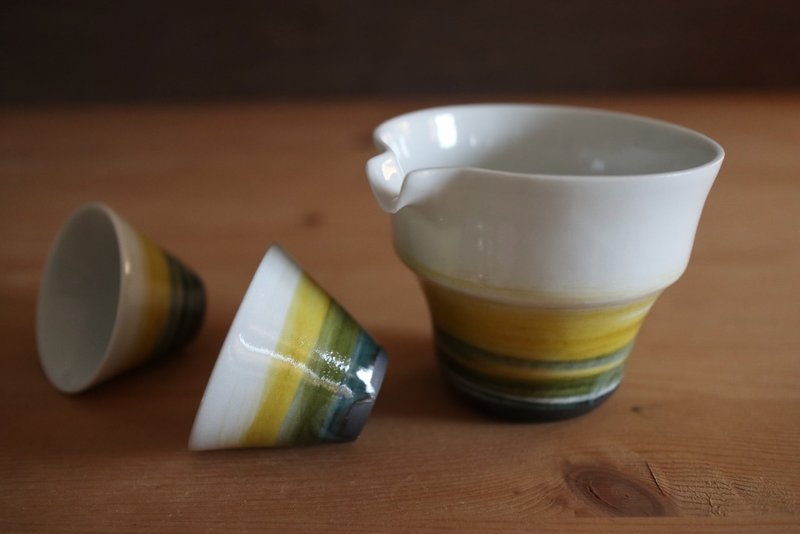 Morning Mist Gradient | Handmade Clay Tea Pitcher and Cup Set (1 Pitcher, 2 Cups) - ถ้วย - เครื่องลายคราม สีเหลือง