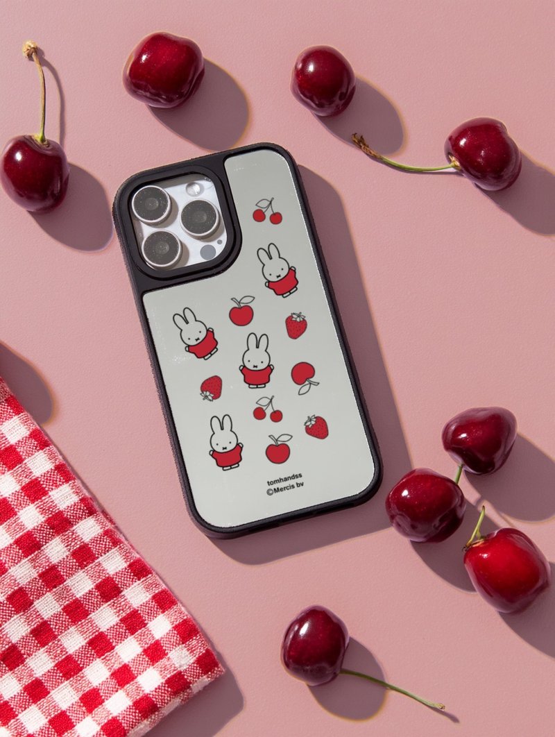 【Pinkoi x miffy】Apples,Cherries&miffy 鏡面MagSafe手機殼 - 手機殼/手機套 - 其他材質 